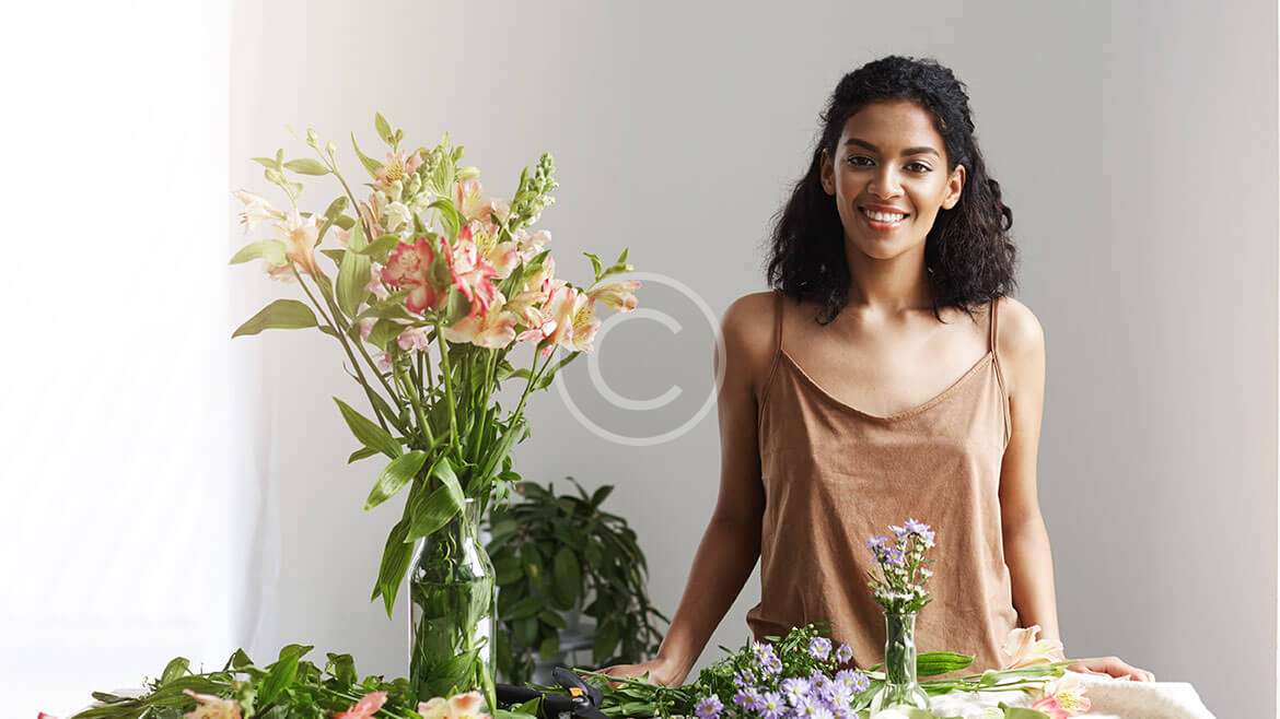 lady smiling to the camera jpg